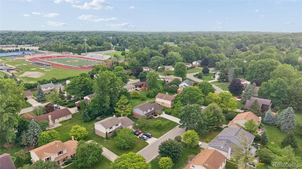 33143 Oak Hollow Street Farmington Hills City MI 48334