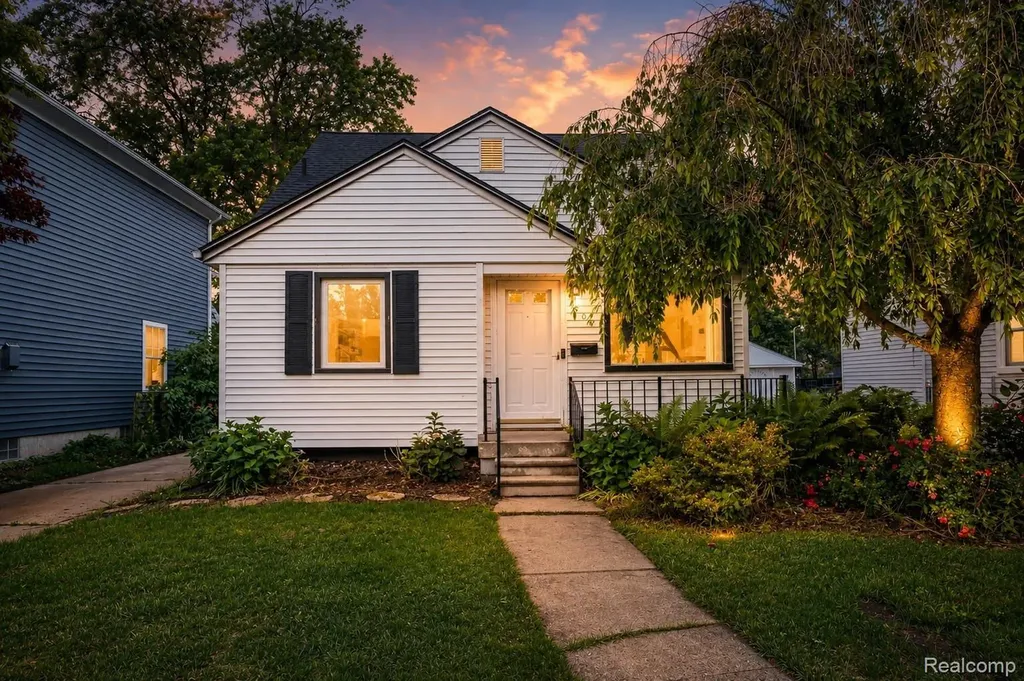 807 Vermont Avenue Royal Oak City MI 48067