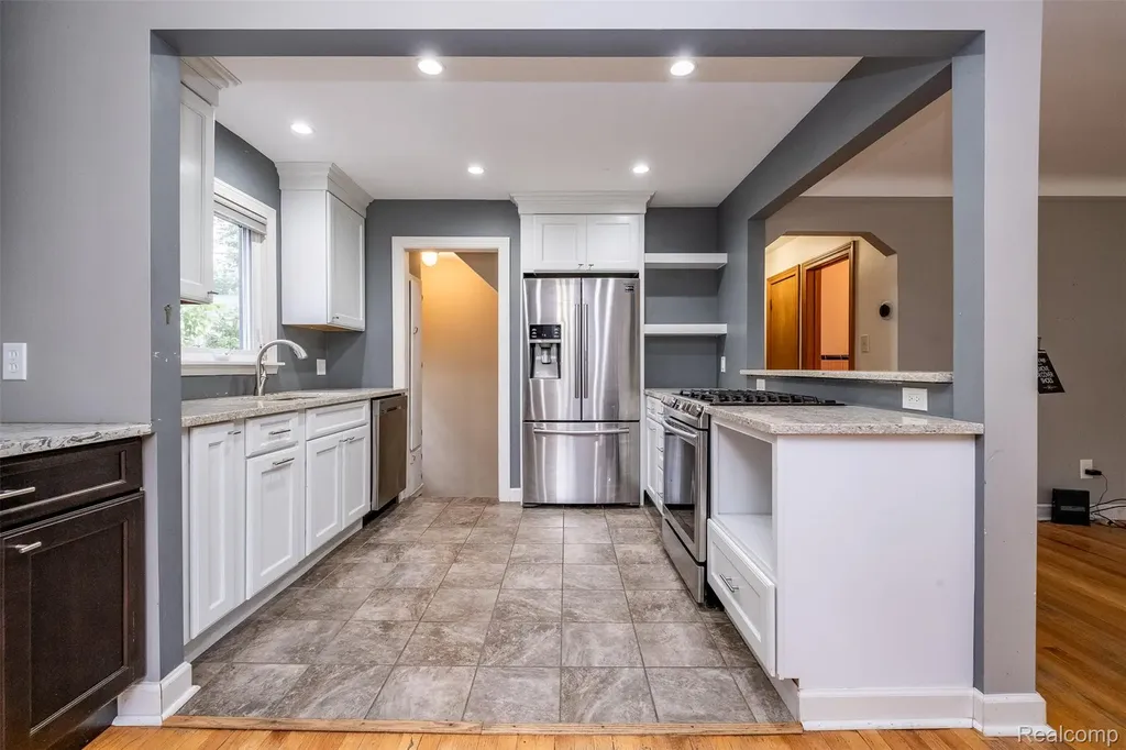 807 Vermont Avenue Royal Oak City MI 48067