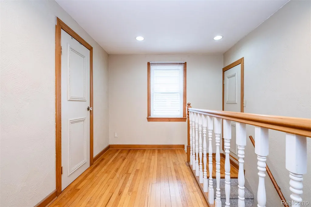 807 Vermont Avenue Royal Oak City MI 48067