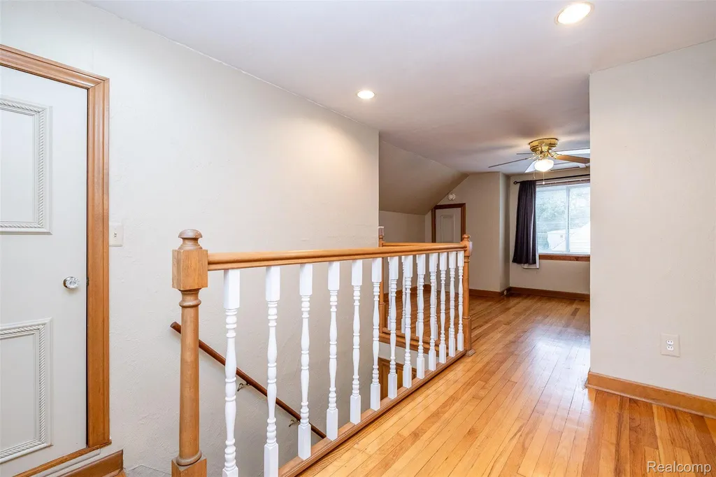 807 Vermont Avenue Royal Oak City MI 48067