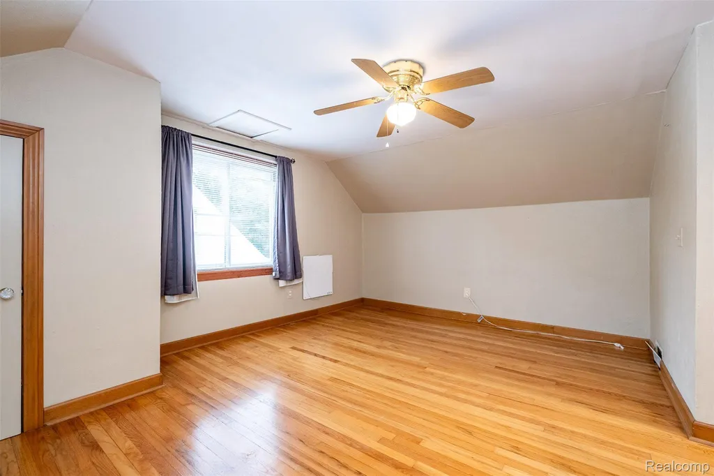 807 Vermont Avenue Royal Oak City MI 48067