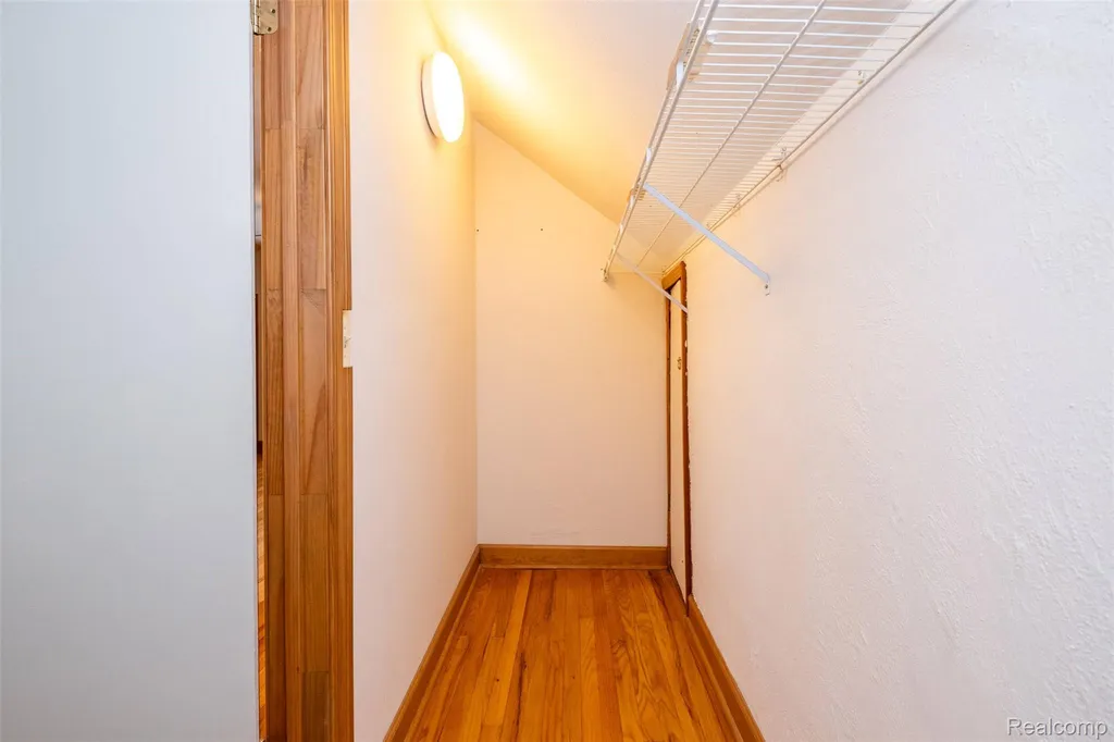 807 Vermont Avenue Royal Oak City MI 48067