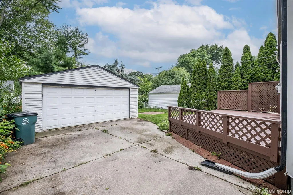 807 Vermont Avenue Royal Oak City MI 48067