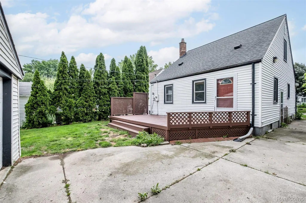 807 Vermont Avenue Royal Oak City MI 48067