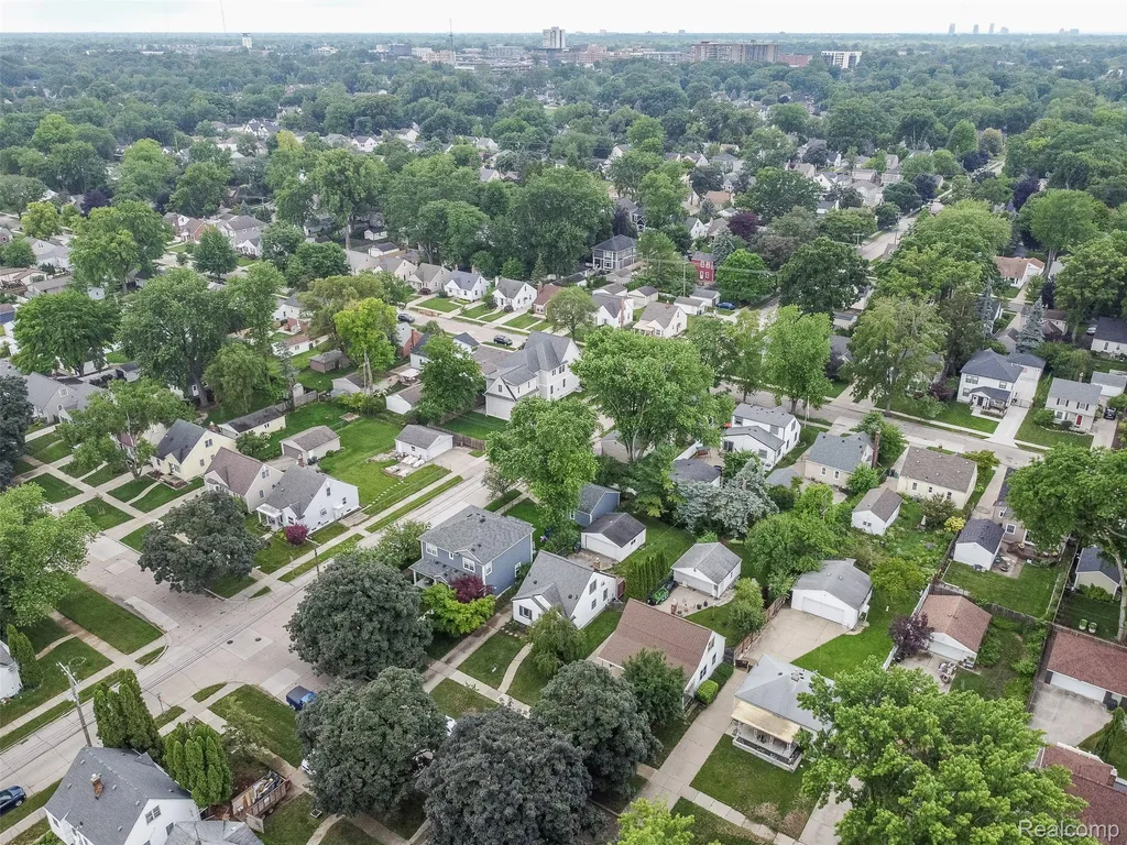 807 Vermont Avenue Royal Oak City MI 48067