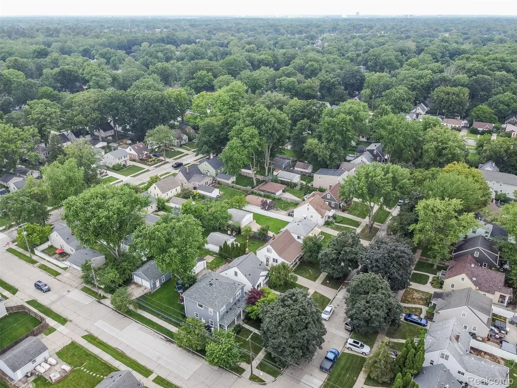 807 Vermont Avenue Royal Oak City MI 48067