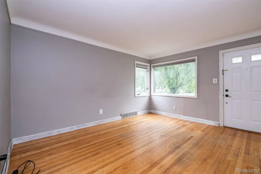 807 Vermont Avenue Royal Oak City MI 48067