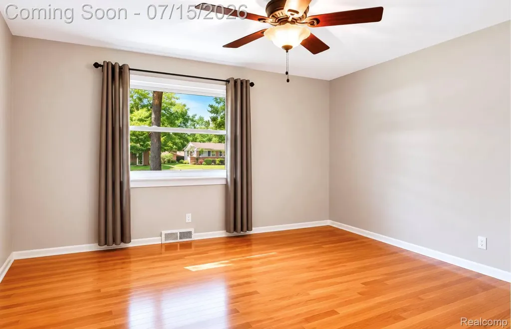 29762 Spring River Drive Southfield City MI 48076