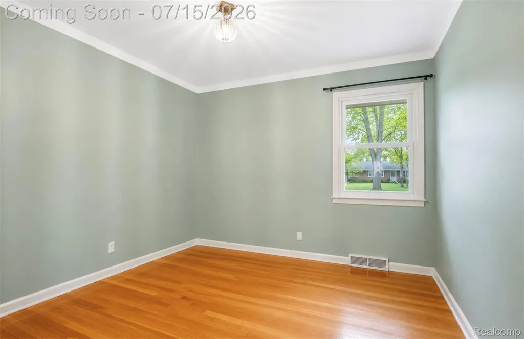 29762 Spring River Drive Southfield City MI 48076