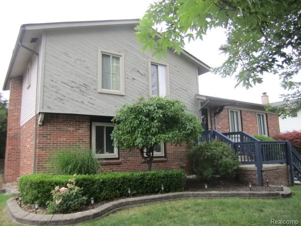 42039 Merrimac Circle Clinton Charter Township MI 48038