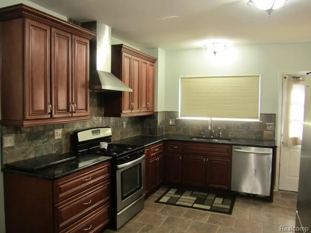 42039 Merrimac Circle Clinton Charter Township MI 48038