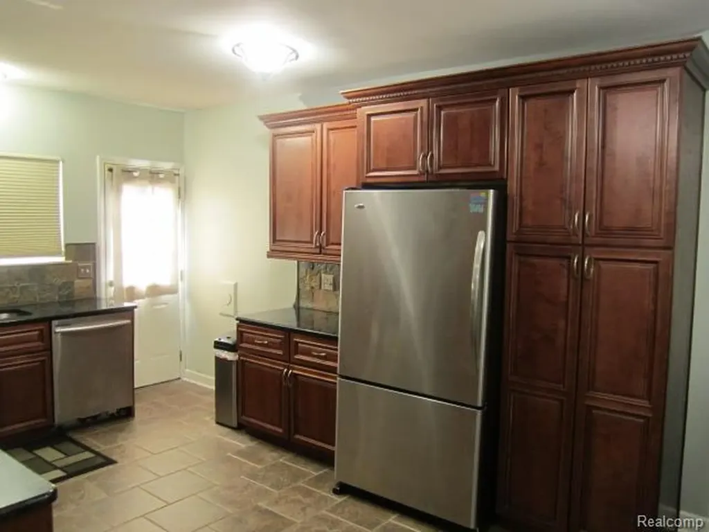 42039 Merrimac Circle Clinton Charter Township MI 48038
