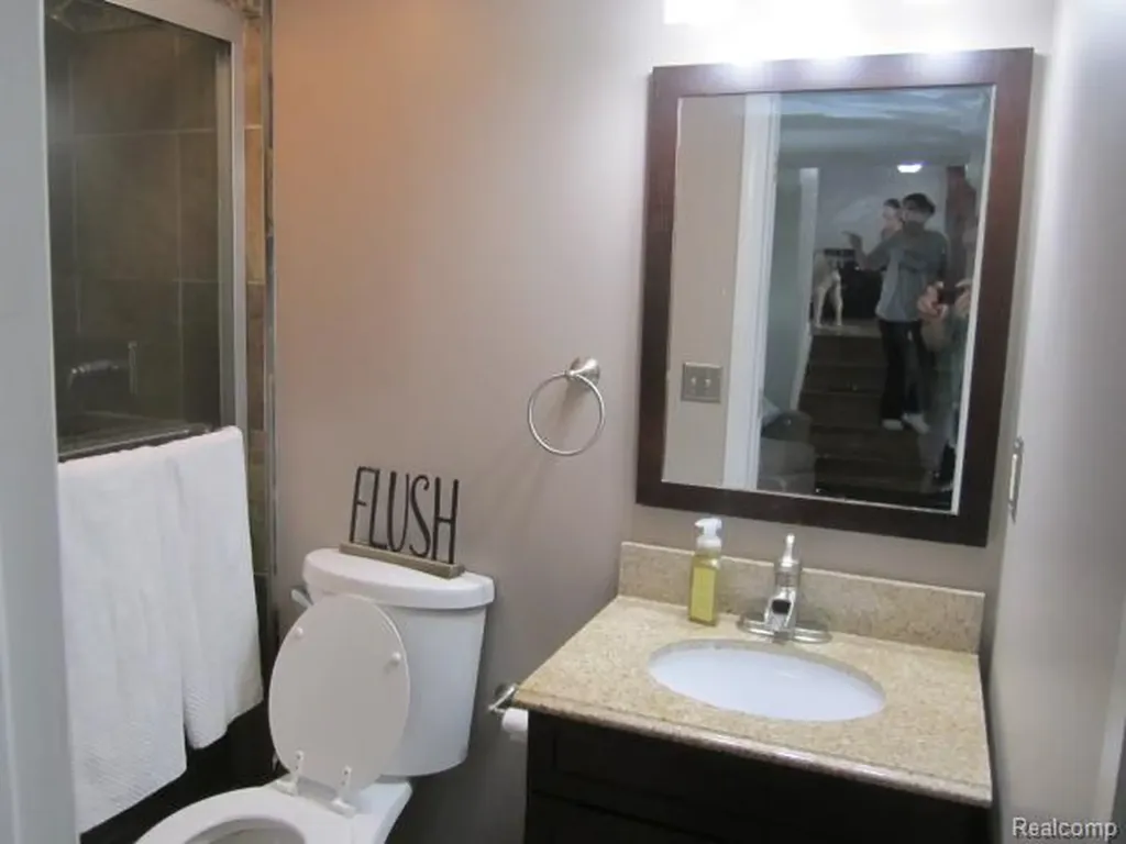 42039 Merrimac Circle Clinton Charter Township MI 48038