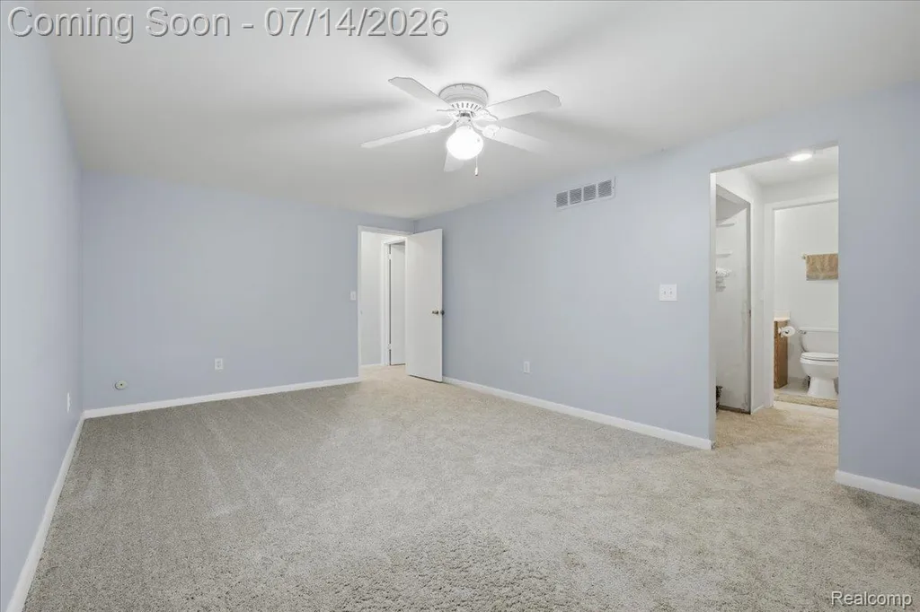1097 Kirts Boulevard Troy City MI 48084