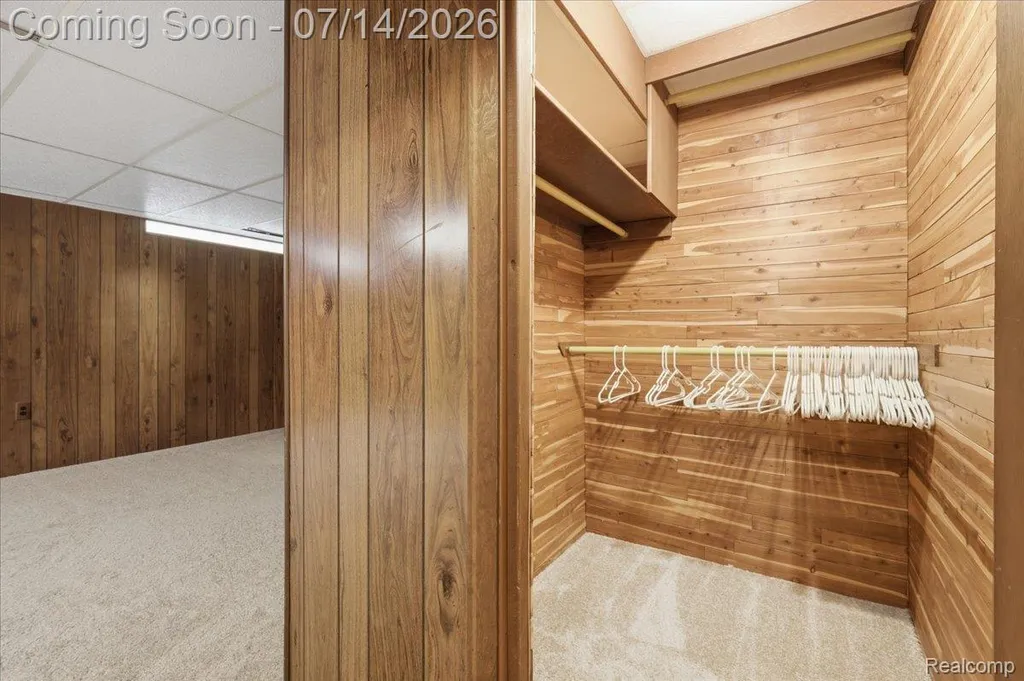 1097 Kirts Boulevard Troy City MI 48084