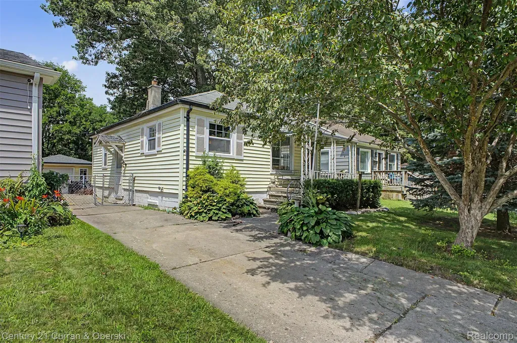 15979 Norborne Redford Charter Township MI 48239
