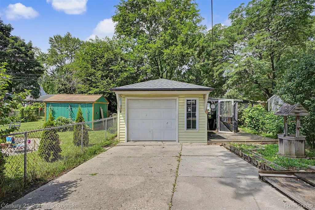 15979 Norborne Redford Charter Township MI 48239
