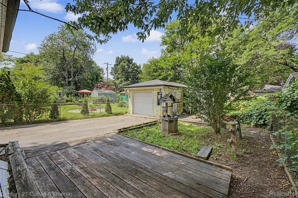 15979 Norborne Redford Charter Township MI 48239
