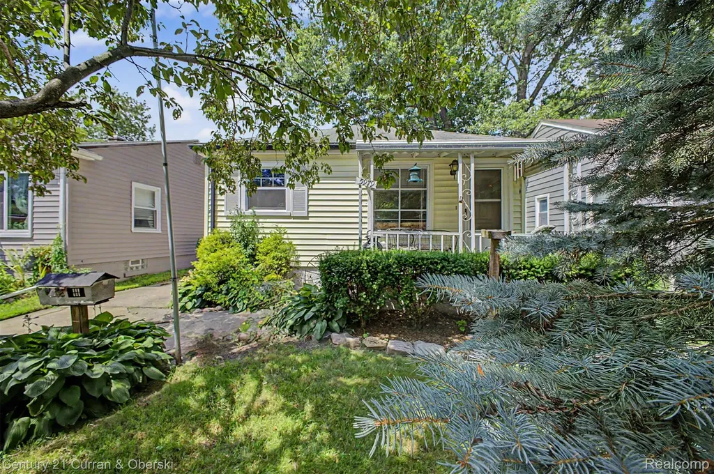 15979 Norborne Redford Charter Township MI 48239