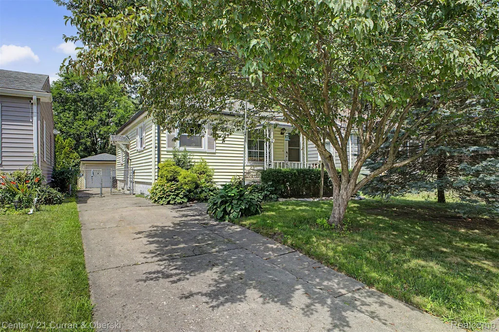 15979 Norborne Redford Charter Township MI 48239