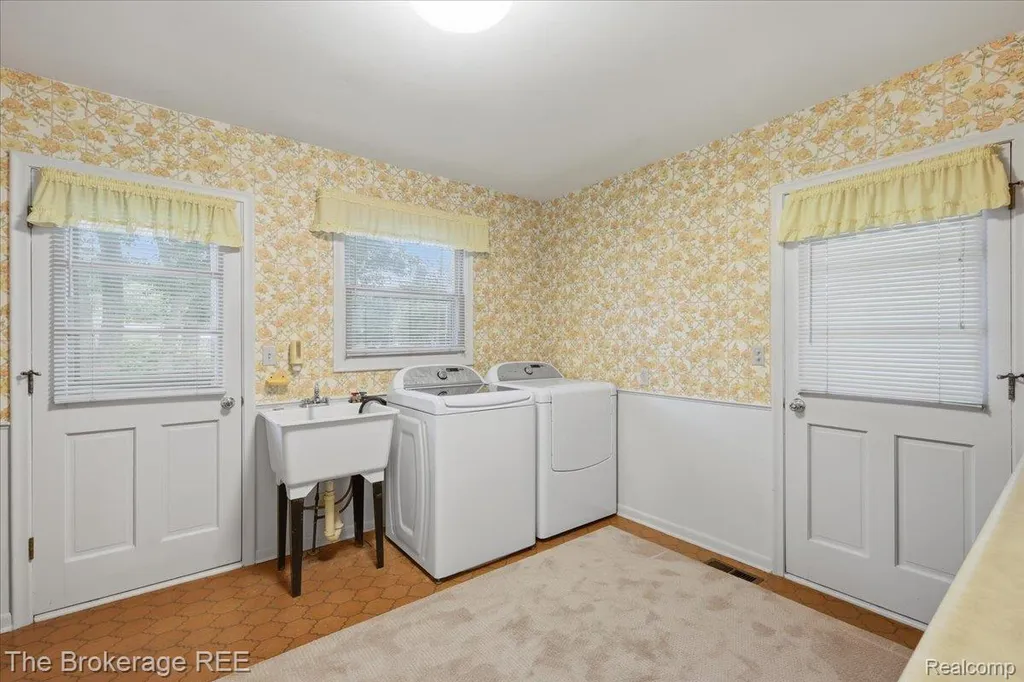 4375 Esta Drive Genesee Charter Township MI 48506