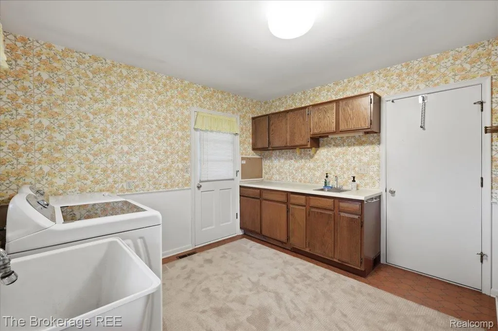 4375 Esta Drive Genesee Charter Township MI 48506