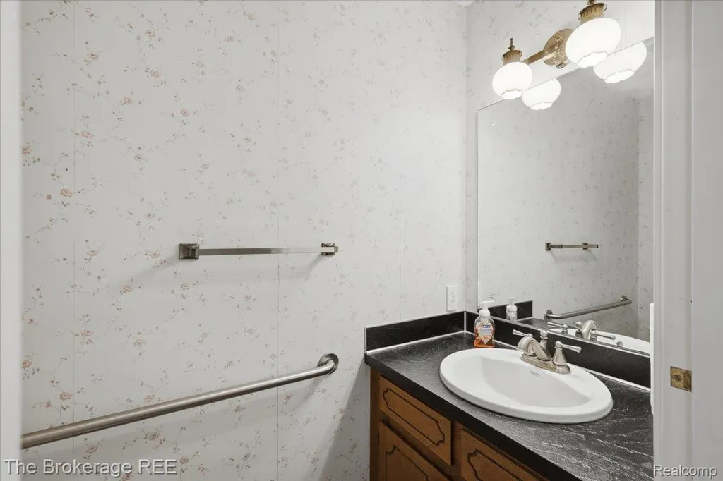 4375 Esta Drive Genesee Charter Township MI 48506