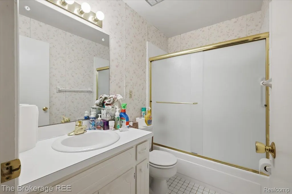 4375 Esta Drive Genesee Charter Township MI 48506