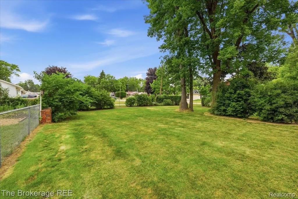 4375 Esta Drive Genesee Charter Township MI 48506