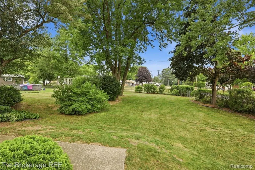 4375 Esta Drive Genesee Charter Township MI 48506