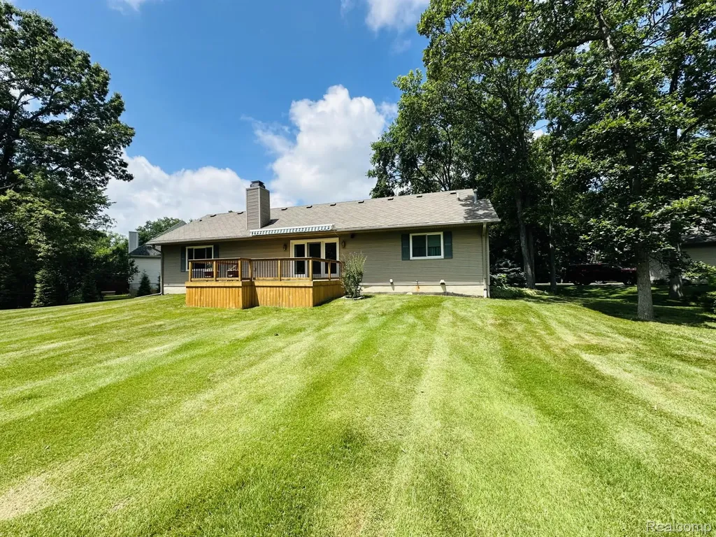 2303 Blue Heron Court Fenton City MI 48430