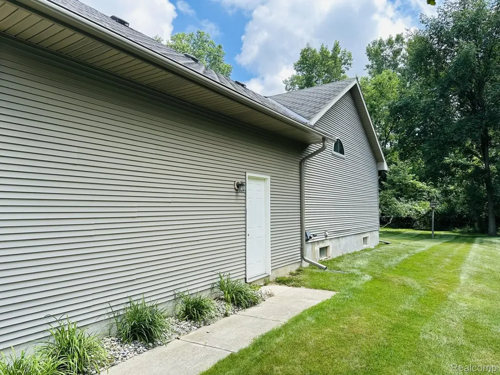 2303 Blue Heron Court Fenton City MI 48430