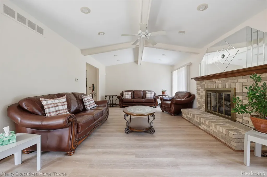 5281 Shruboak Drive Sterling Heights City MI 48310