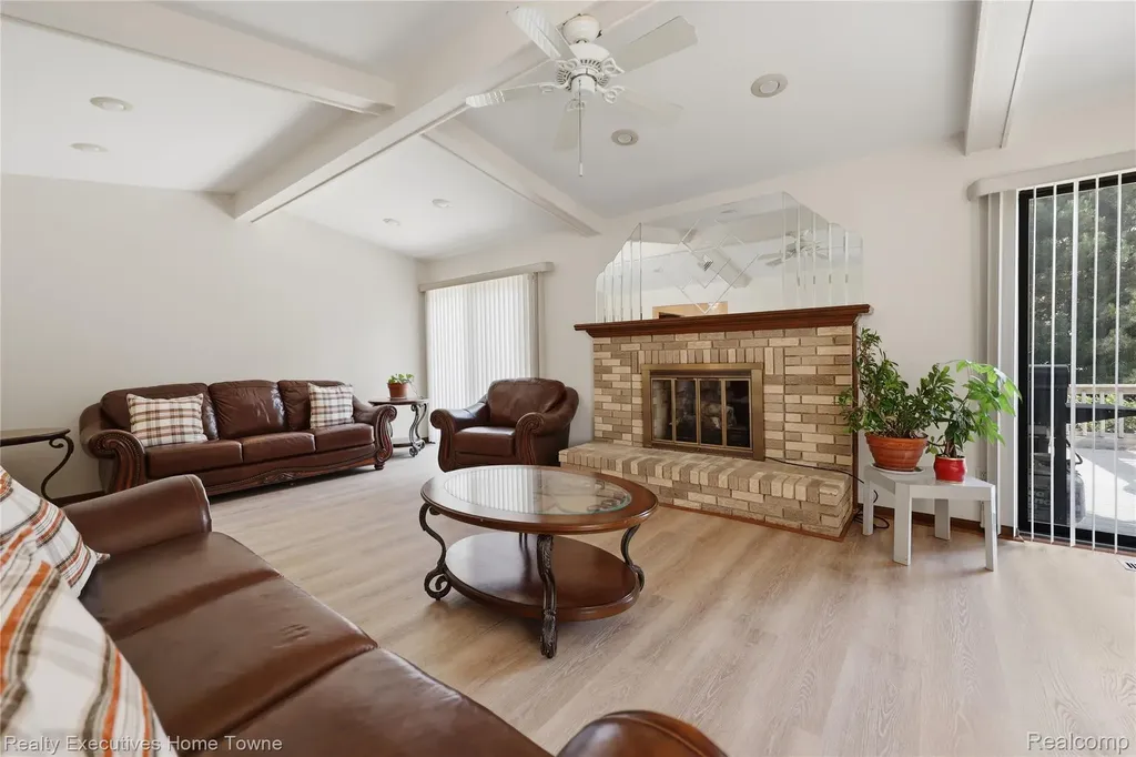 5281 Shruboak Drive Sterling Heights City MI 48310