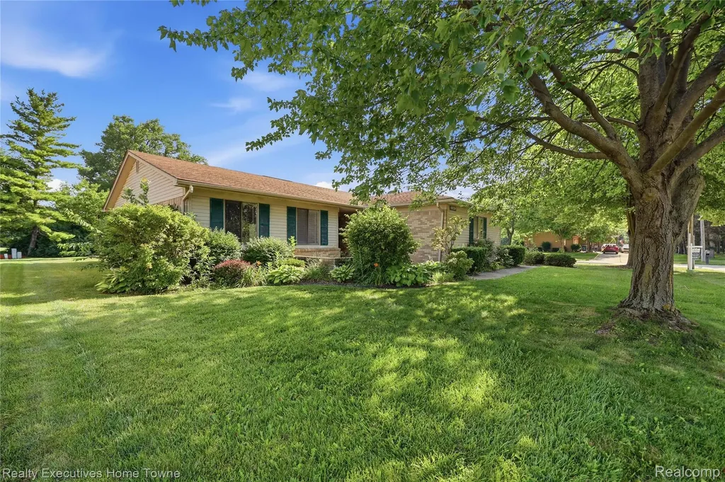 5281 Shruboak Drive Sterling Heights City MI 48310