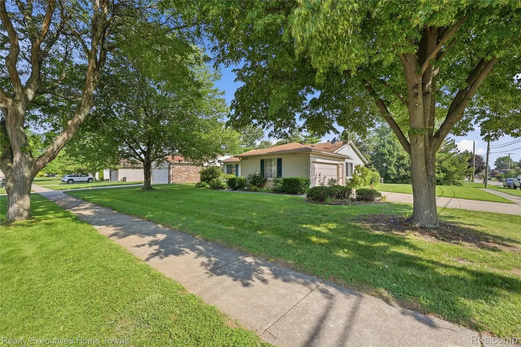 5281 Shruboak Drive Sterling Heights City MI 48310