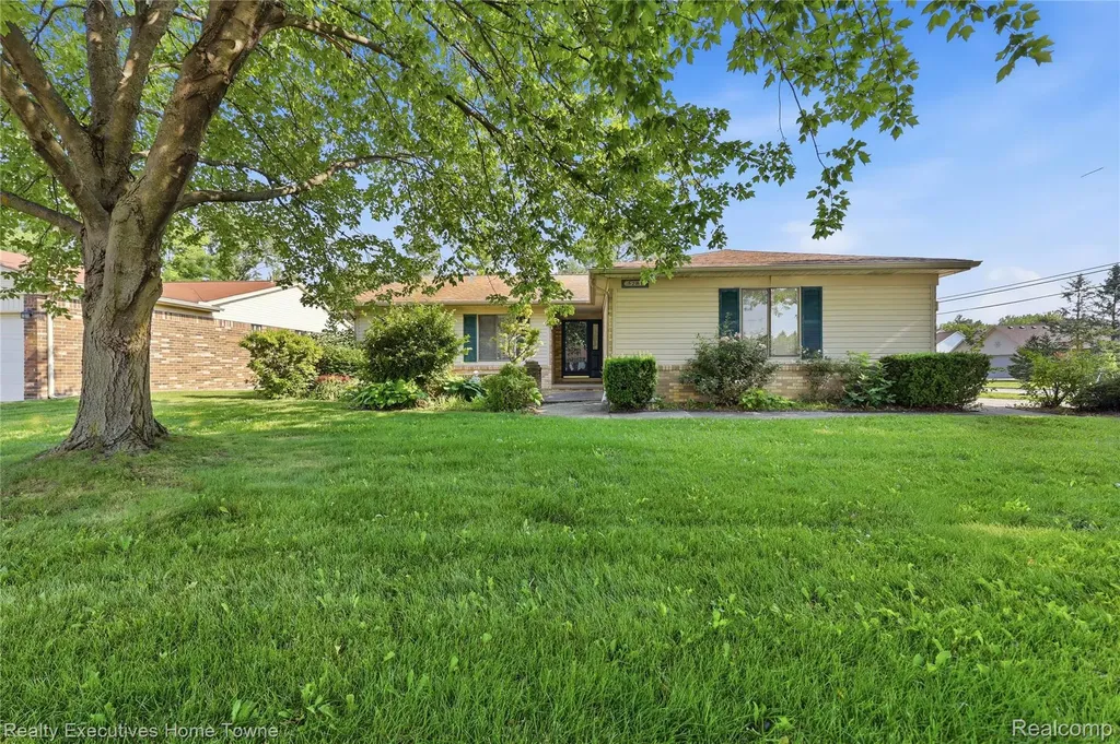 5281 Shruboak Drive Sterling Heights City MI 48310