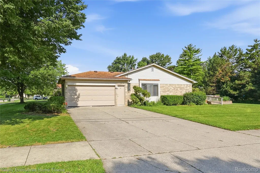 5281 Shruboak Drive Sterling Heights City MI 48310