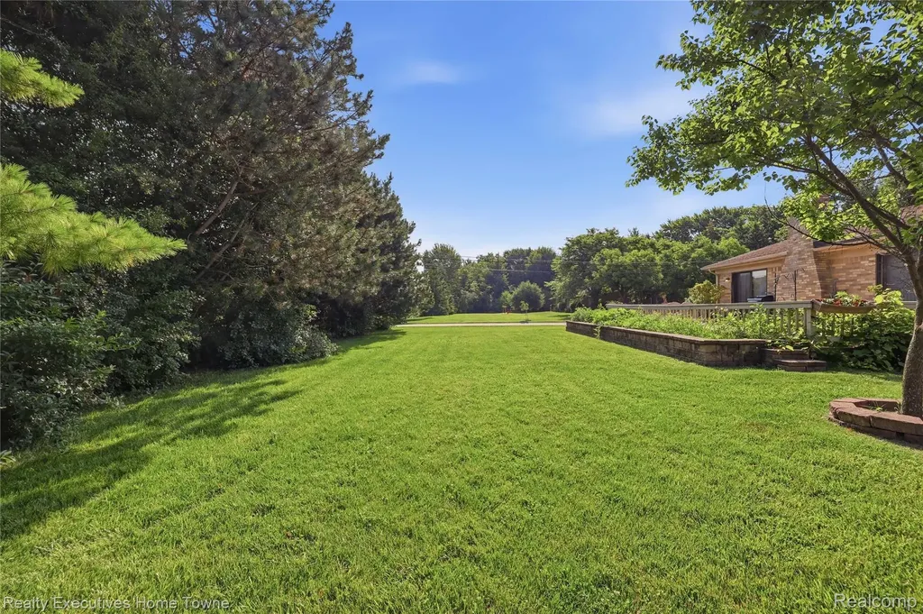 5281 Shruboak Drive Sterling Heights City MI 48310
