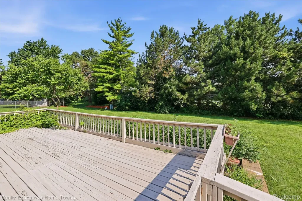 5281 Shruboak Drive Sterling Heights City MI 48310