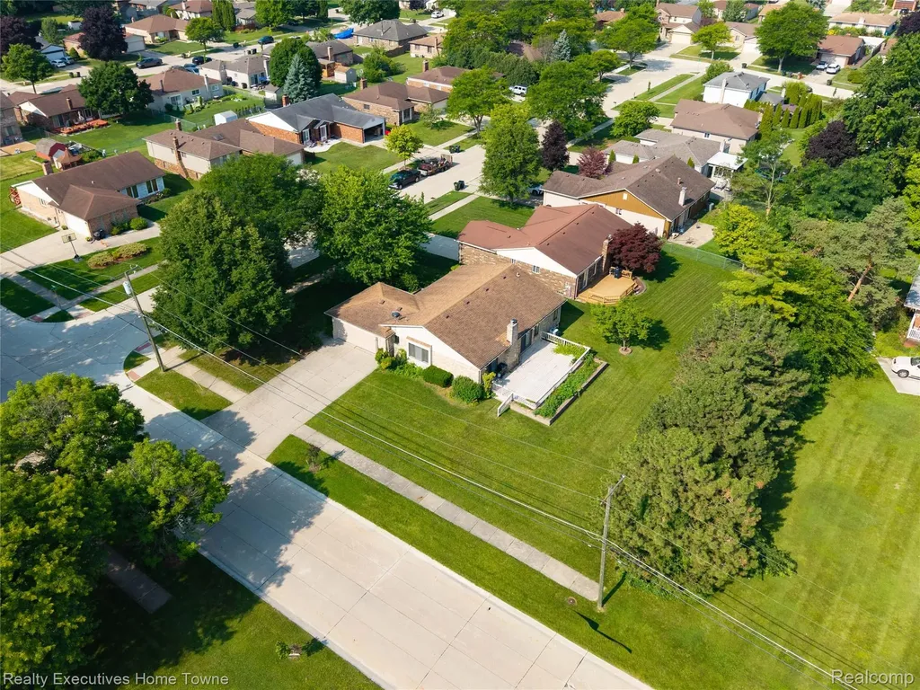 5281 Shruboak Drive Sterling Heights City MI 48310