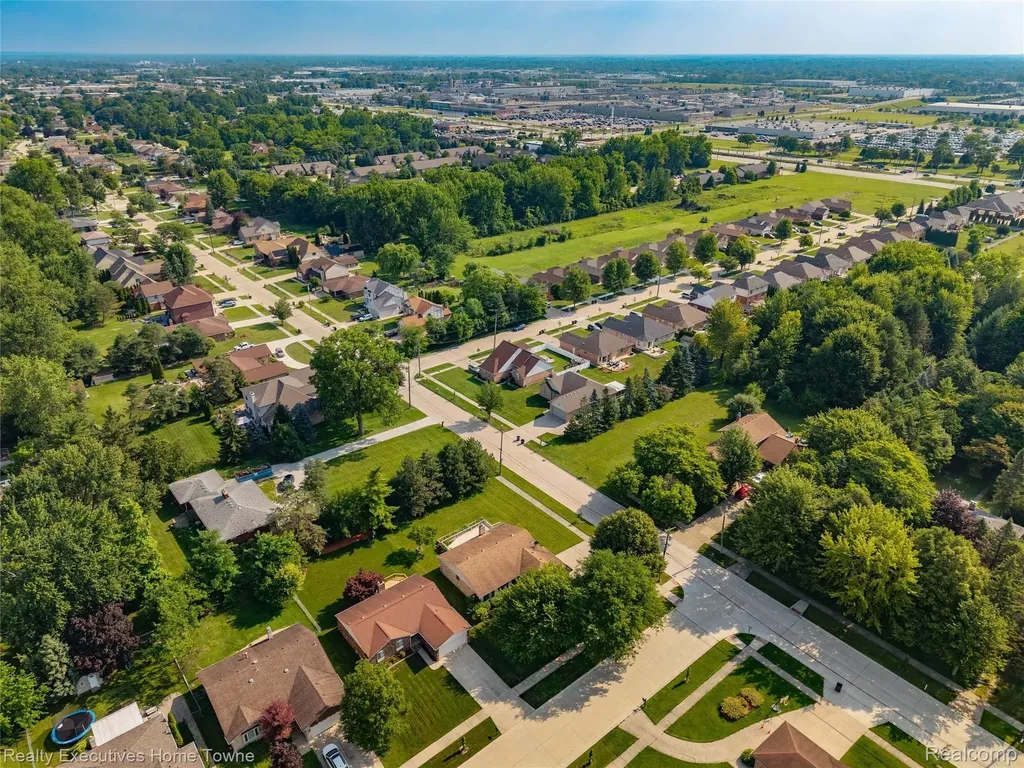 5281 Shruboak Drive Sterling Heights City MI 48310