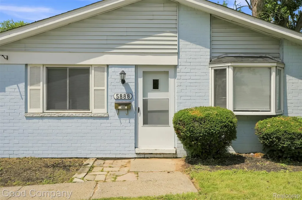5888 Westlake Street Taylor City MI 48180