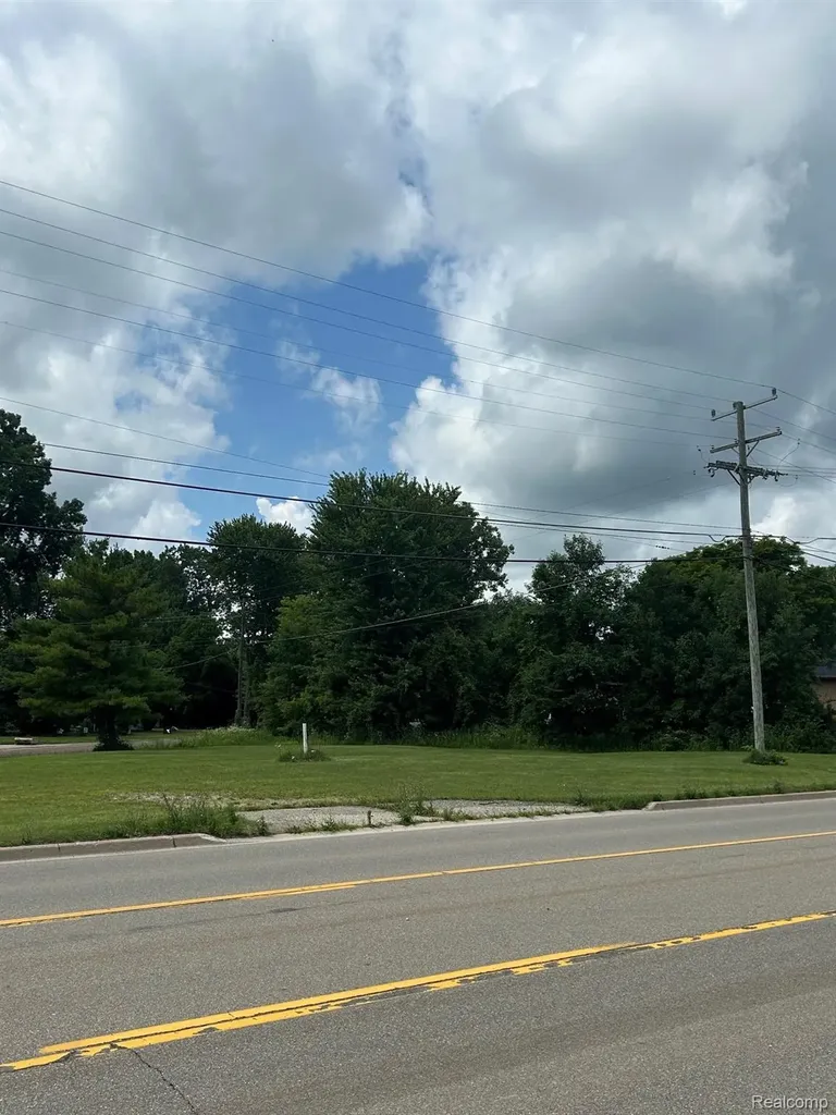 5027 W Grand River Road Howell Township MI 48836