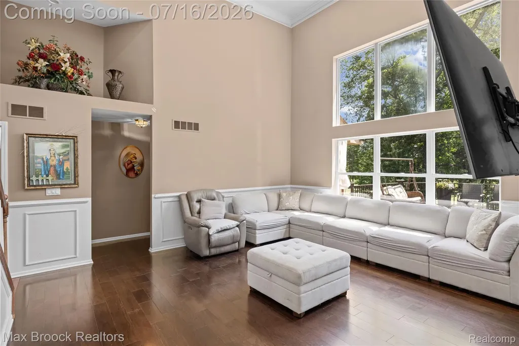 2322 Sandlewood Drive White Lake Charter Township MI 48383