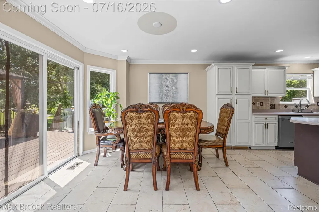 2322 Sandlewood Drive White Lake Charter Township MI 48383