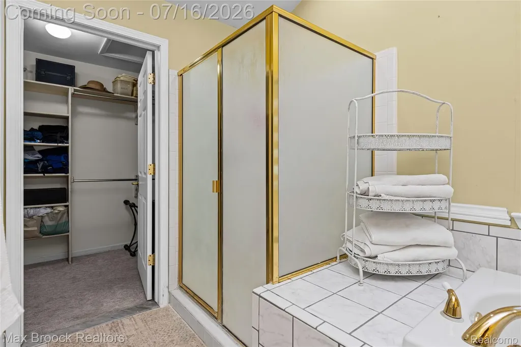 2322 Sandlewood Drive White Lake Charter Township MI 48383