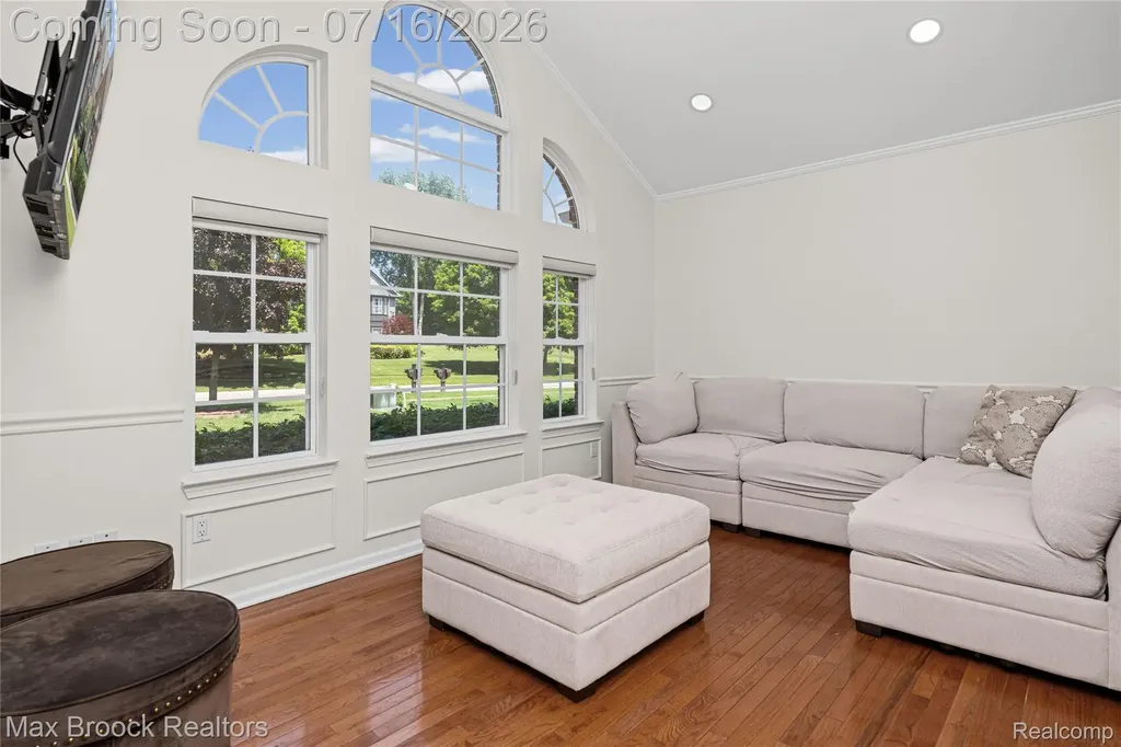 2322 Sandlewood Drive White Lake Charter Township MI 48383