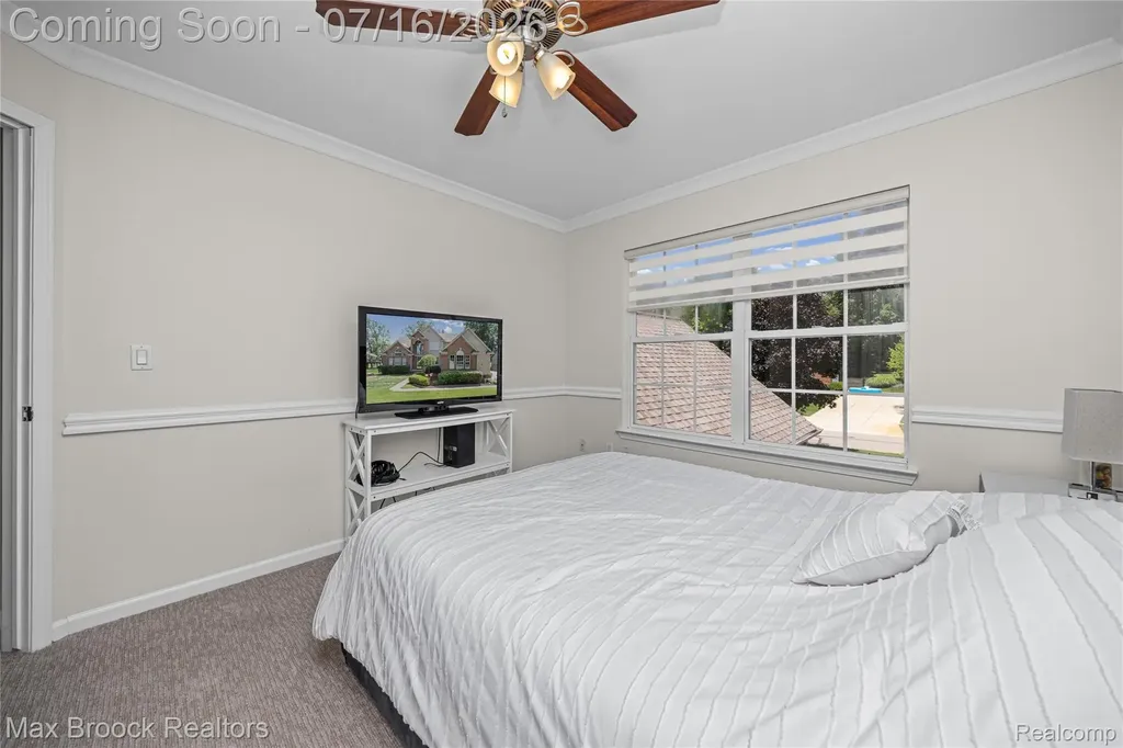 2322 Sandlewood Drive White Lake Charter Township MI 48383
